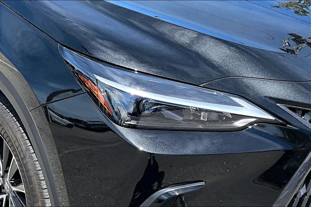 Used 2023 Lexus NX 250 FWD w/ Towing Package (2000 Lbs) image 12