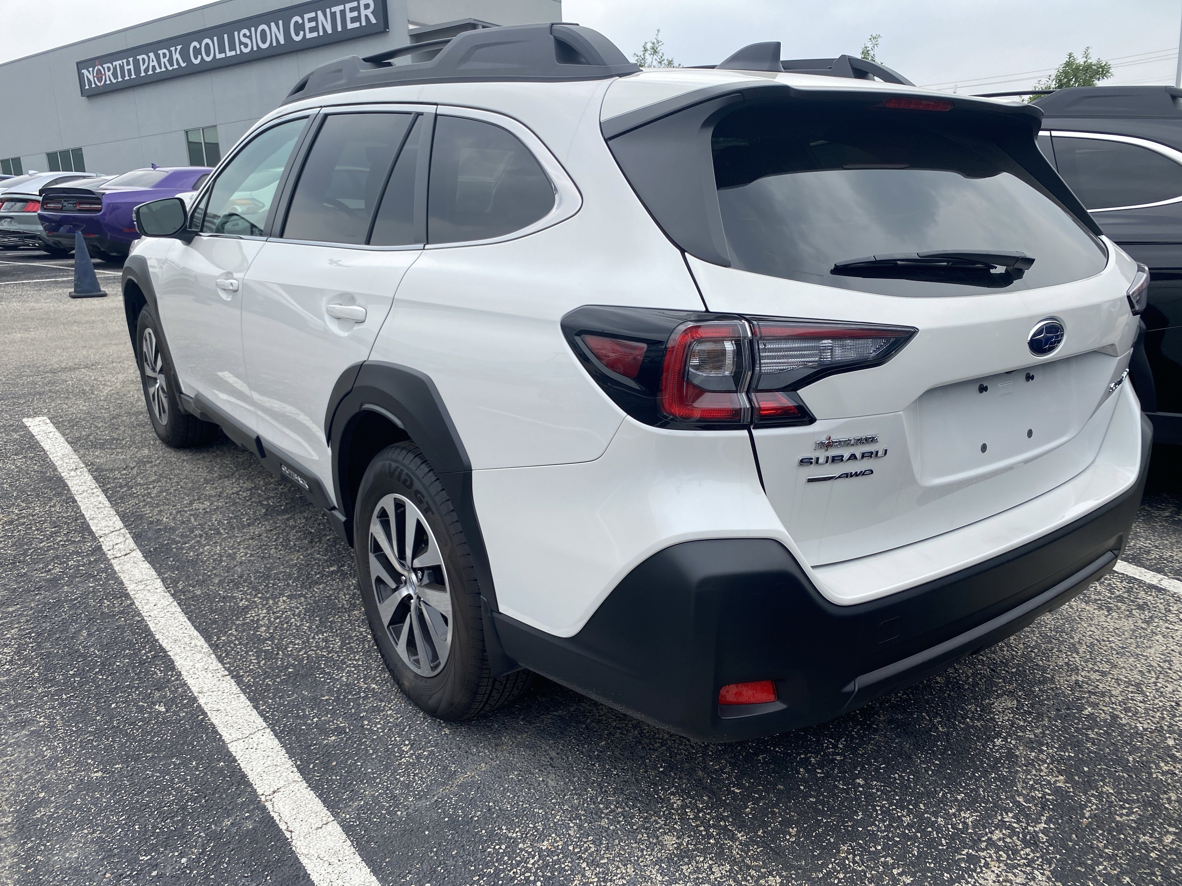 Certified 2025 Subaru Outback Premium AWD/4WD image 4