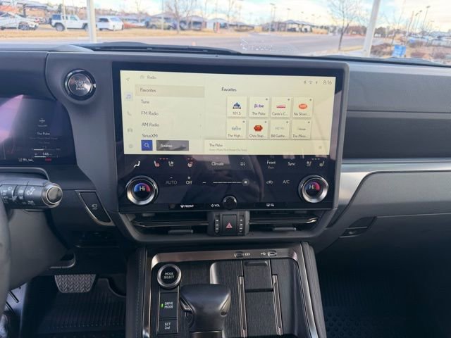 Used 2024 Lexus GX 550 w/ Accessory Package (Z1) image 21