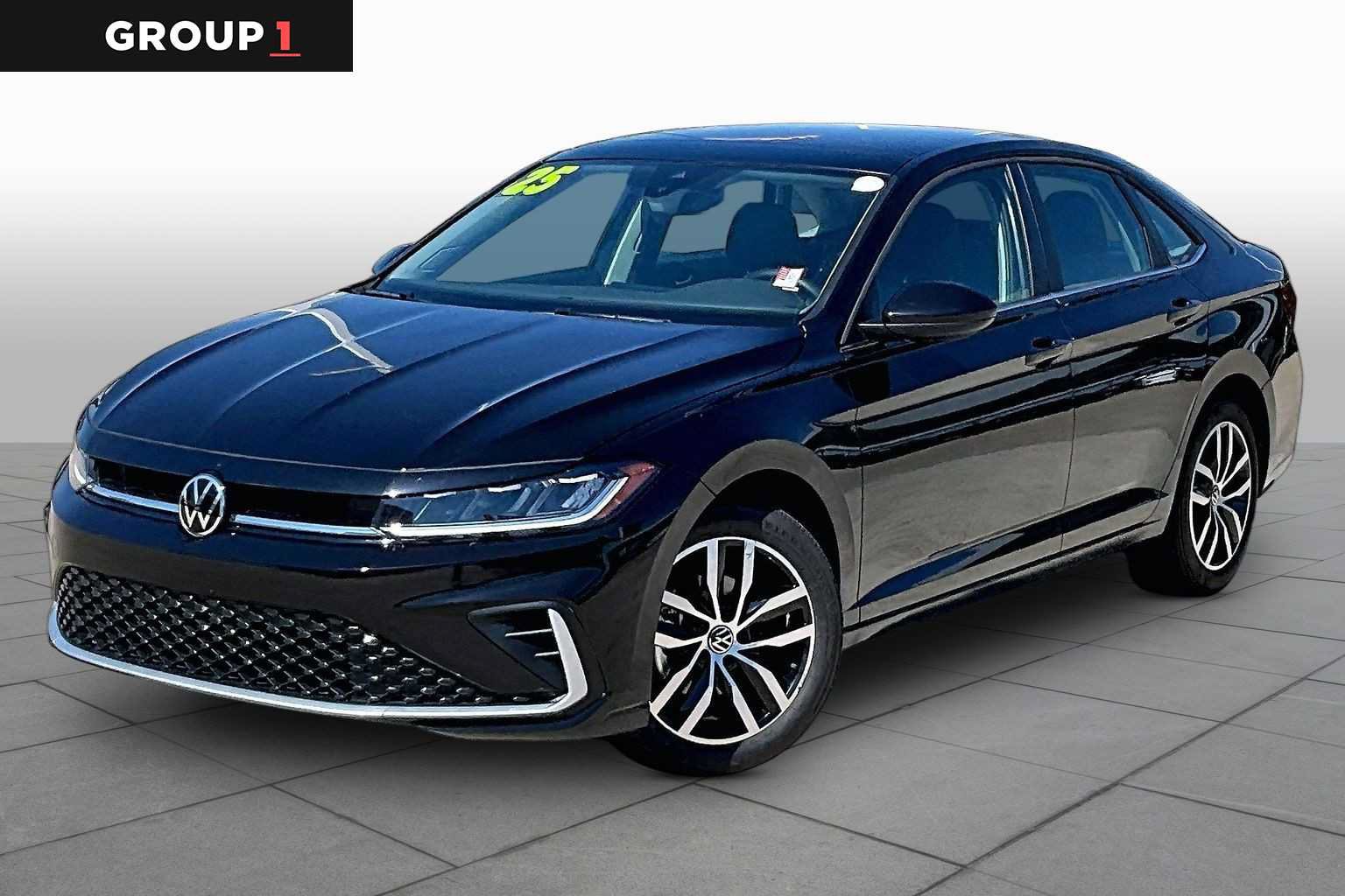 Used 2025 Volkswagen Jetta SE FWD video 1