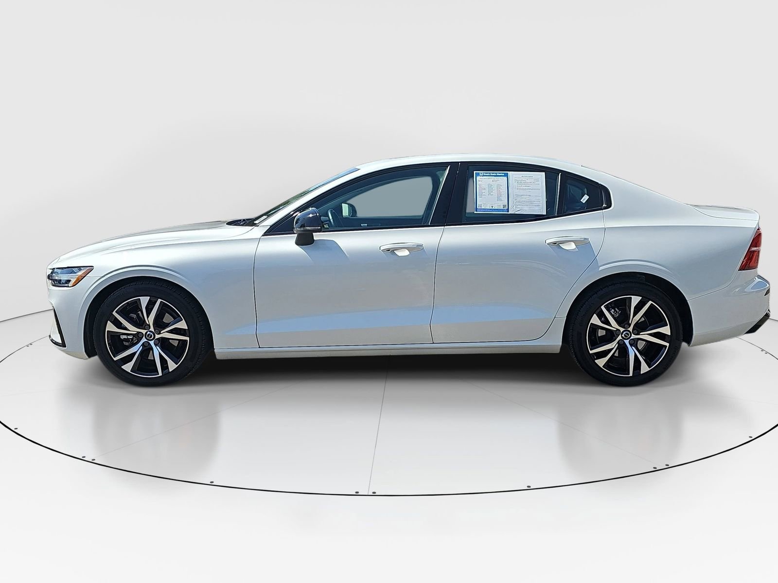 Used 2024 Volvo S60 B5 Core image 8