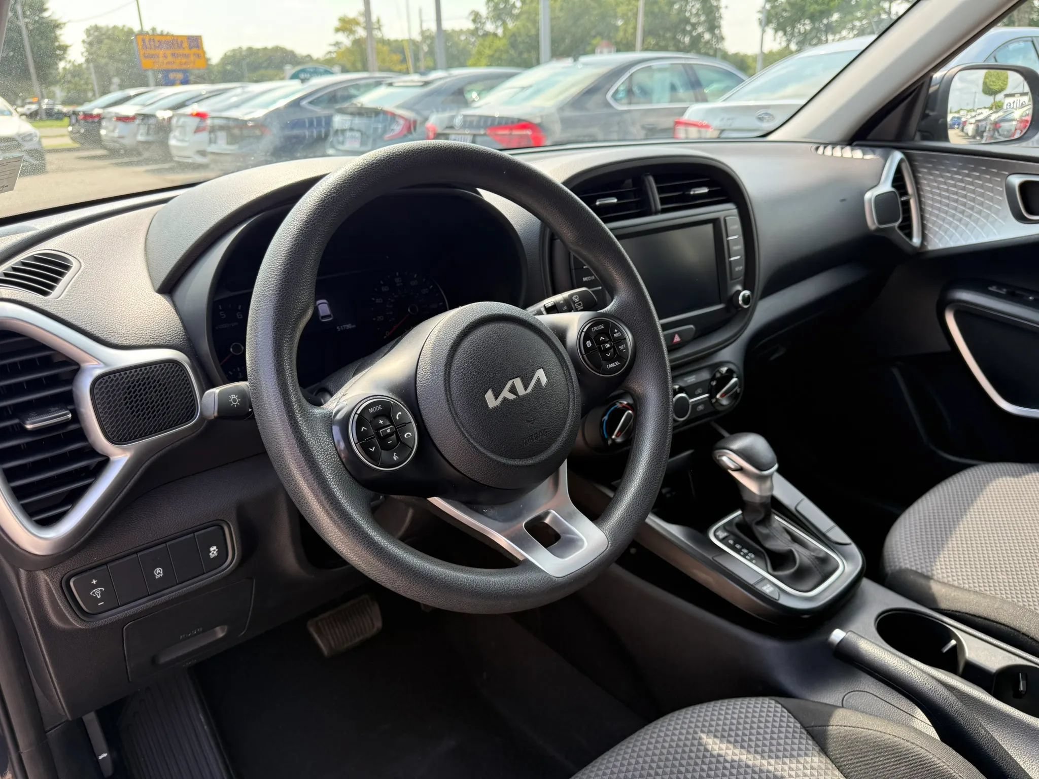 Used 2022 Kia Soul LX FWD image 12