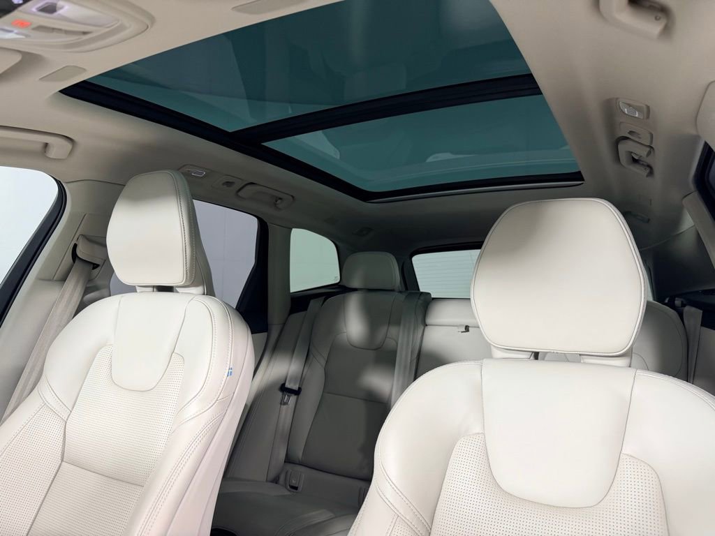 Used 2025 Volvo XC60 T8 Ultra w/ Protection Package Premier image 24