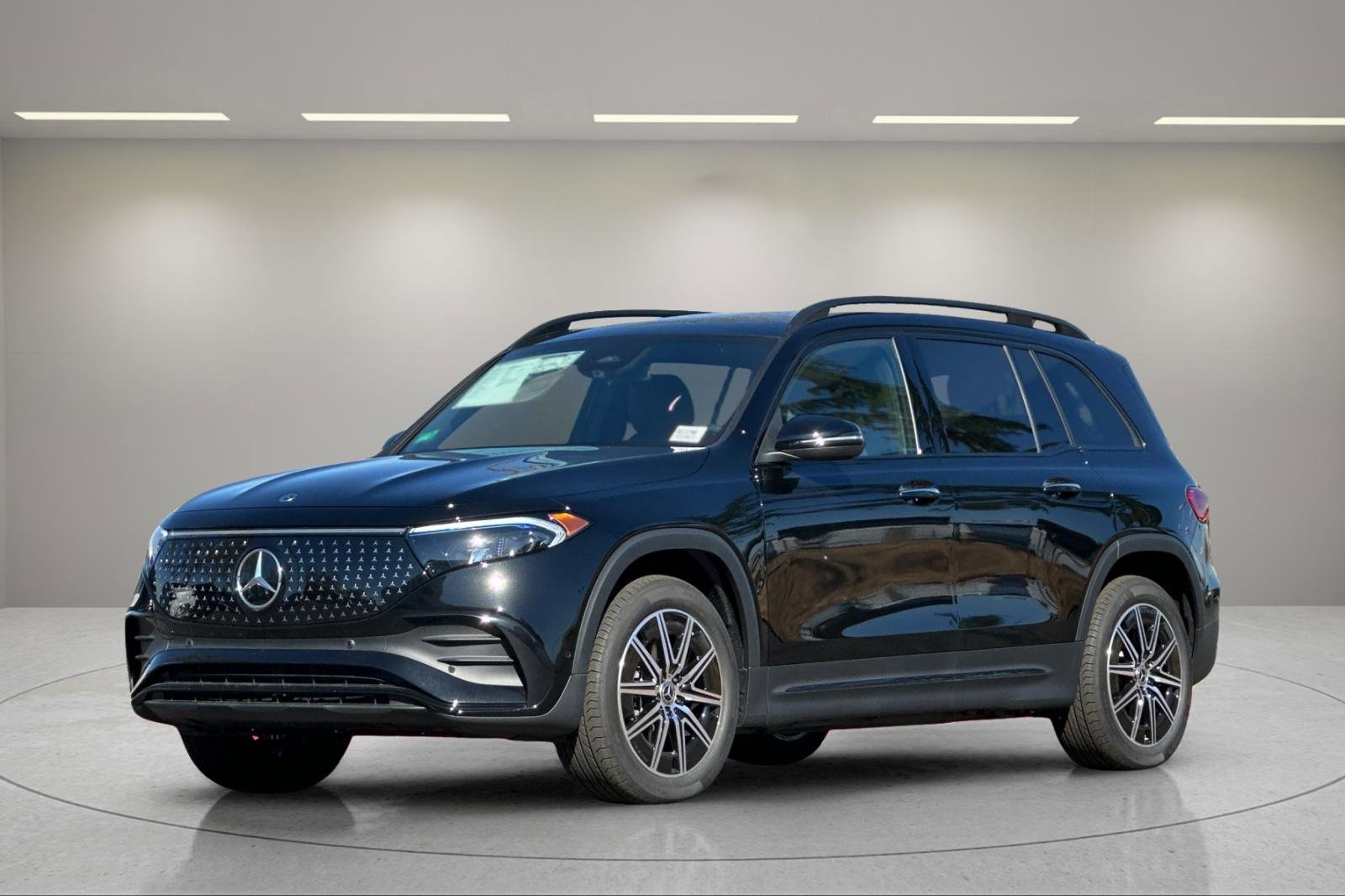 Used 2024 Mercedes-Benz EQB 300 4MATIC image 8