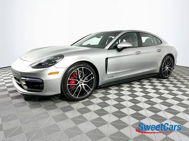 Used 2022 Porsche Panamera GTS image 3
