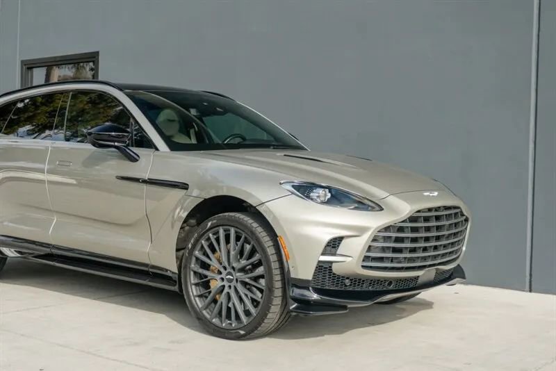 Used 2023 Aston Martin DBX 707 image 42