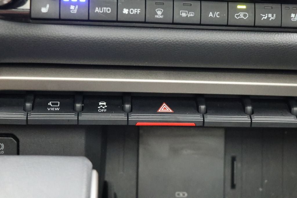 Used 2025 Toyota Sequoia Limited AWD/4WD image 25