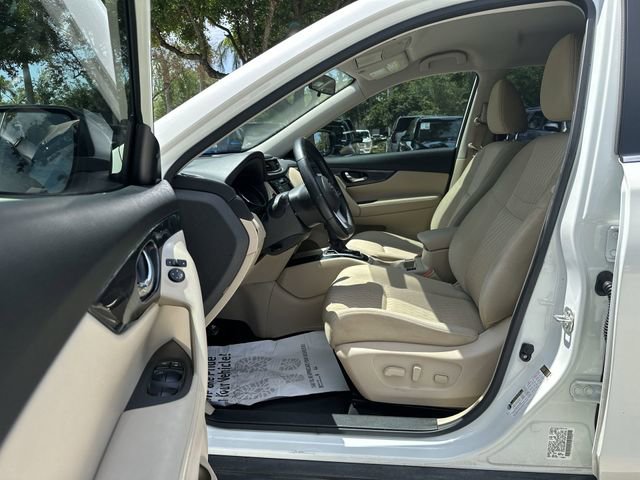 Used 2020 Nissan Rogue SV FWD image 22