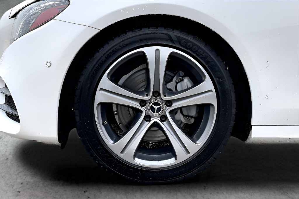 Used 2018 Mercedes-Benz E 300 image 36
