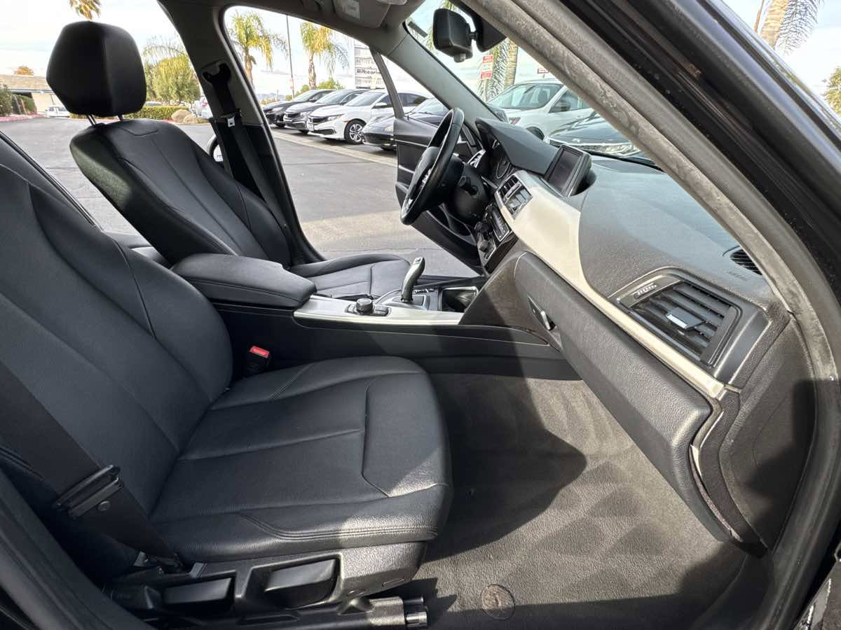 Used 2018 BMW 320i Sedan image 20