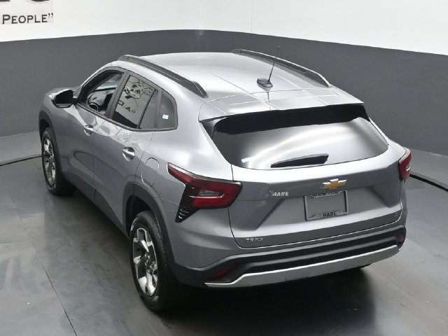 Used 2025 Chevrolet Trax LT FWD image 62
