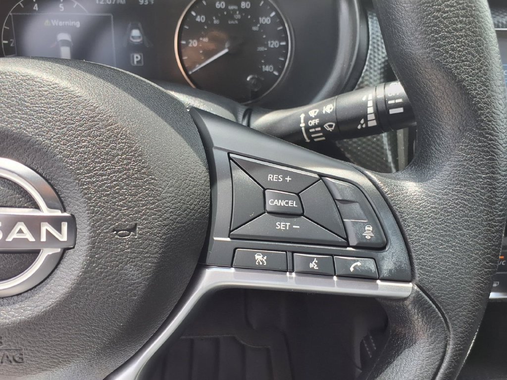 Used 2023 Nissan Kicks SV FWD image 9