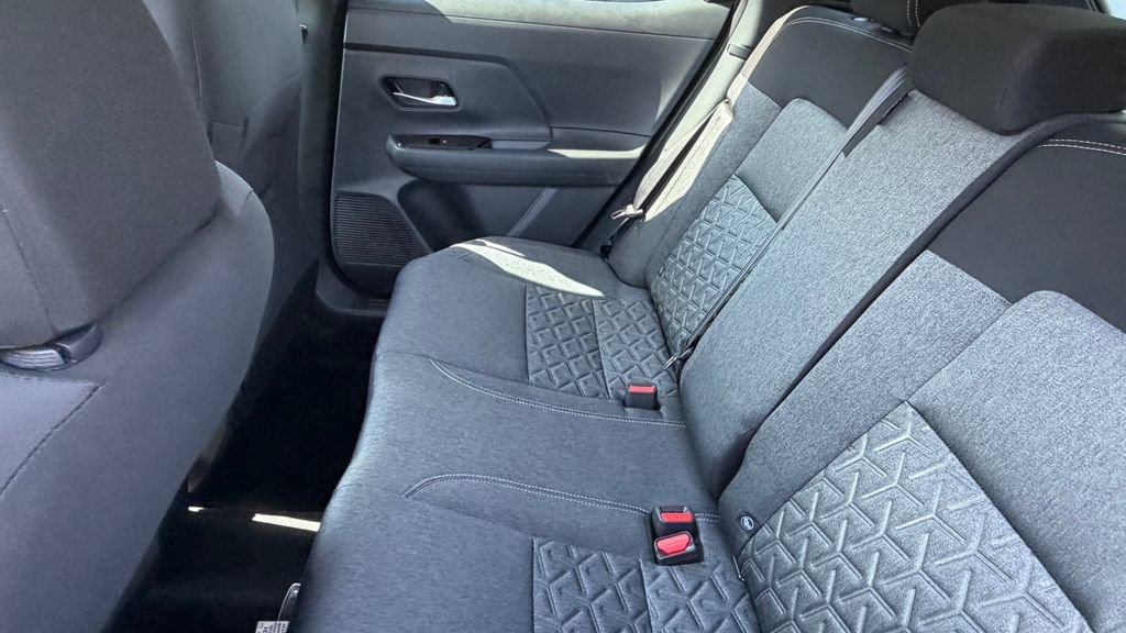 Used 2026 Nissan Kicks SV FWD image 27