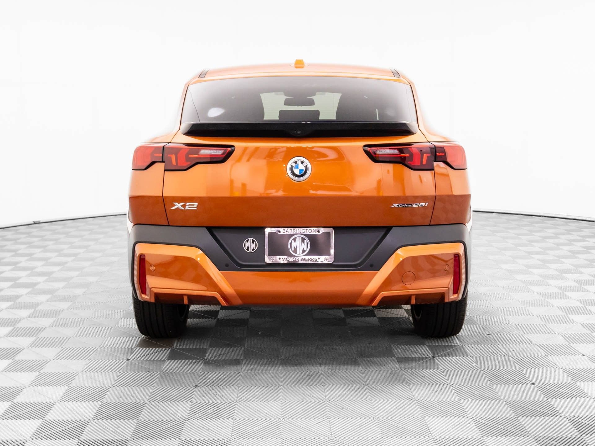 Certified 2025 BMW X2 xDrive28i AWD/4WD image 4