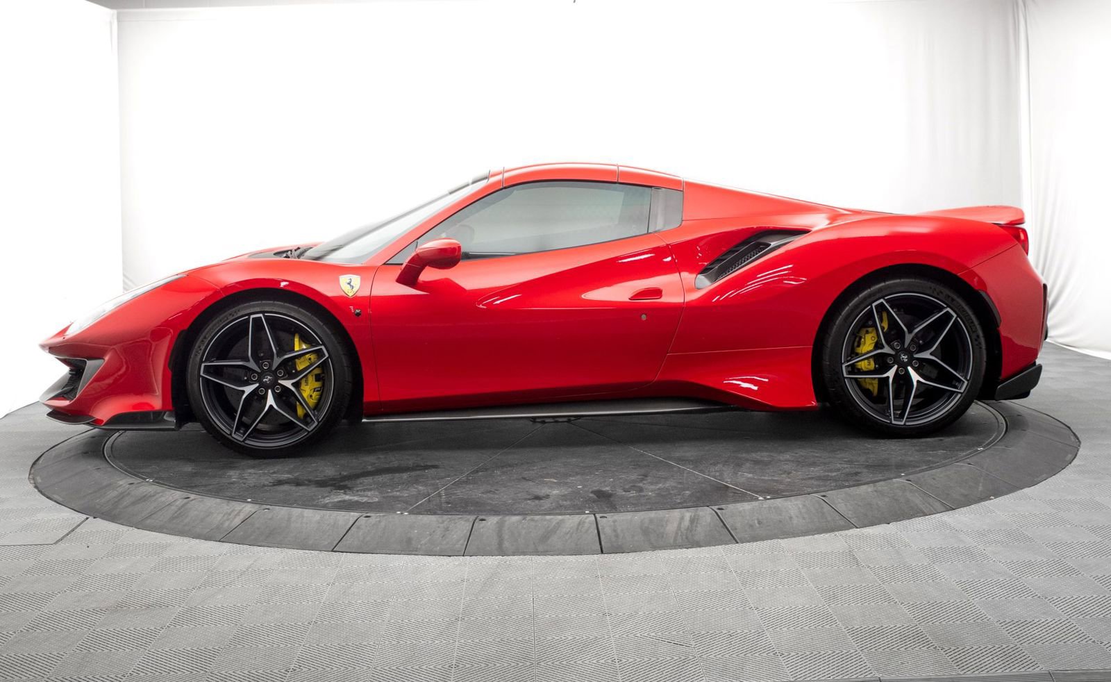 Used 2020 Ferrari 488 Pista Spider image 14