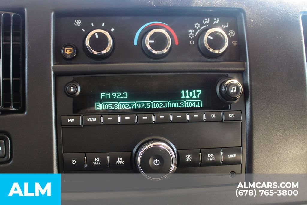 Used 2025 Chevrolet Express 3500 LT w/ LT Preferred Equipment Group RWD image 29