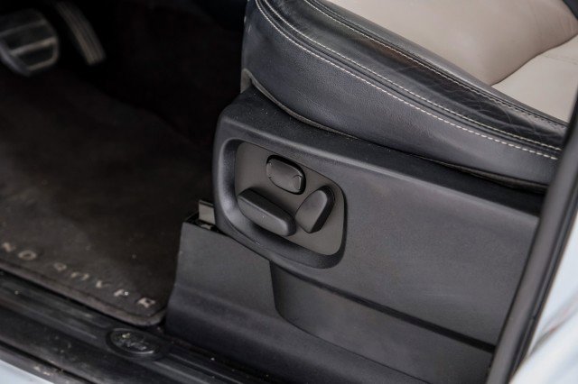 Used 2015 Land Rover LR4 HSE LUX image 34