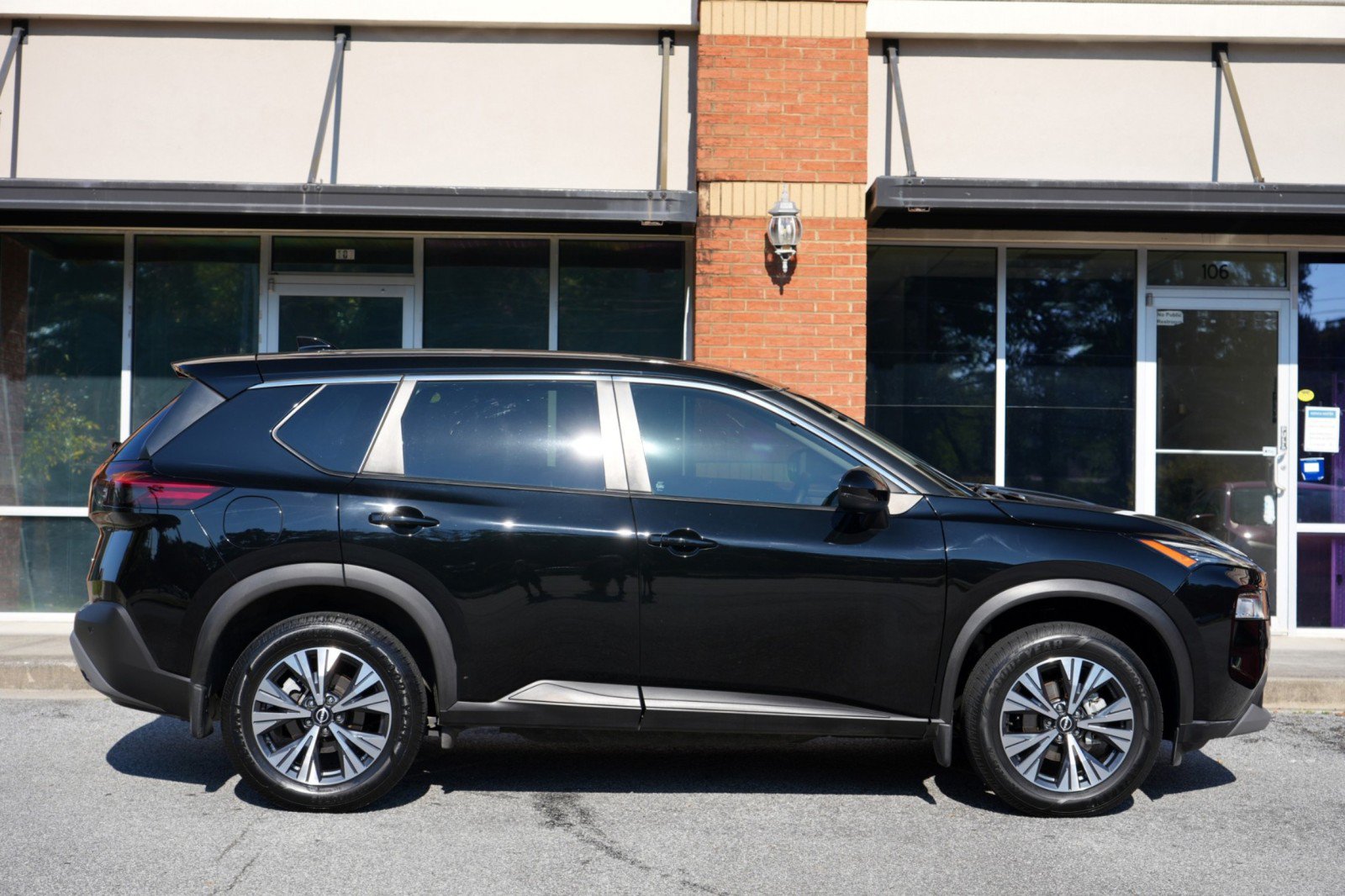 Used 2022 Nissan Rogue SV AWD/4WD image 47