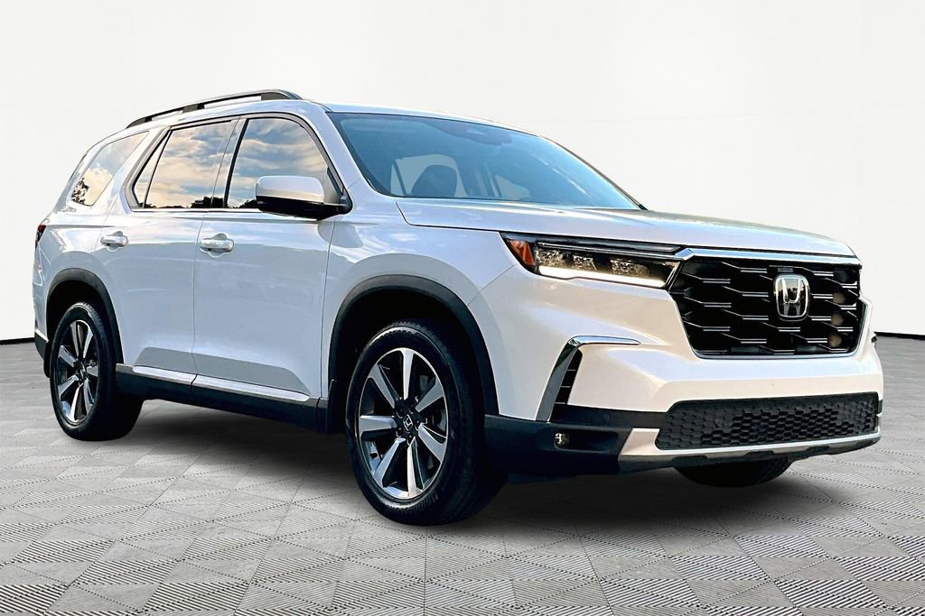 Certified 2025 Honda Pilot Touring