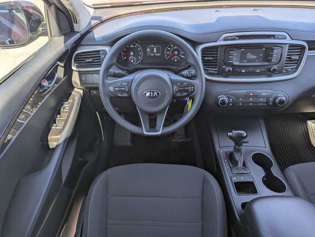 Used 2016 Kia Sorento LX image 16