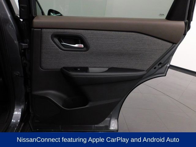 Used 2023 Nissan Rogue SV image 30