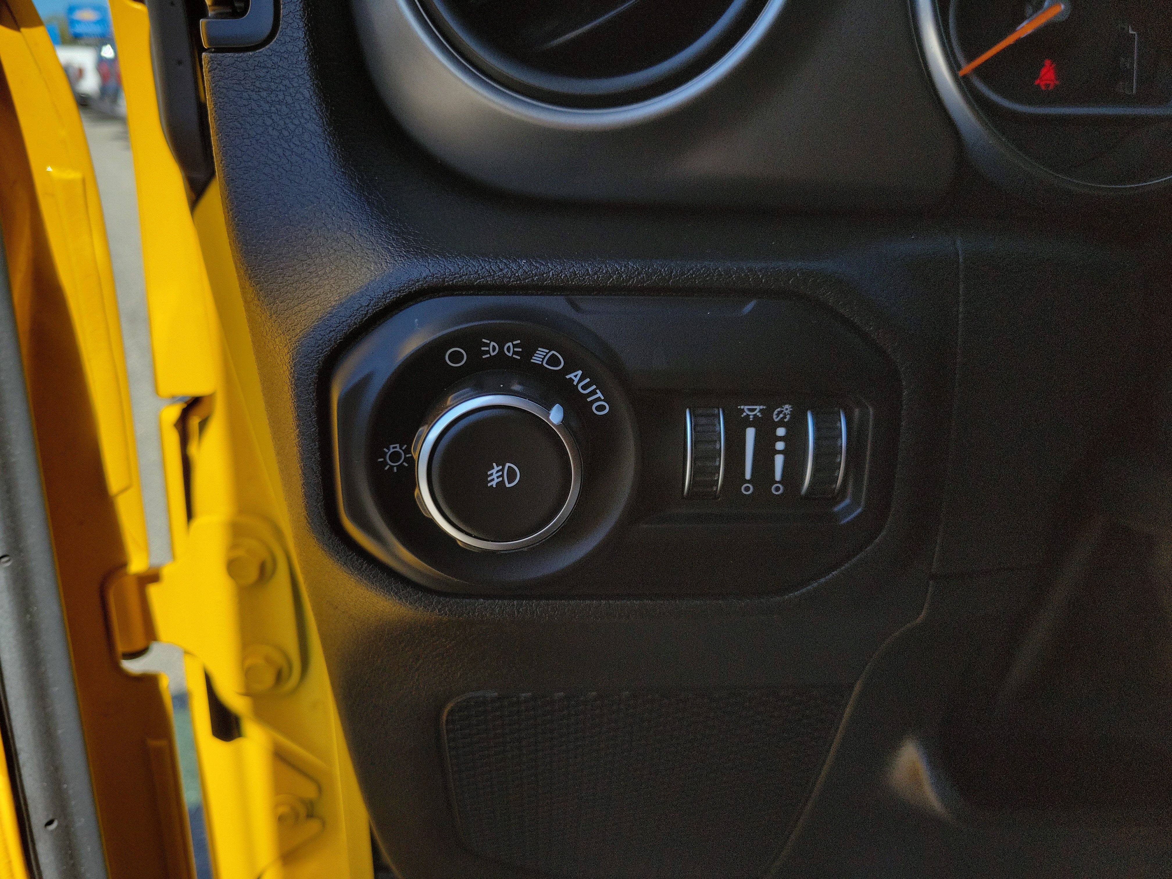 Used 2018 Jeep Wrangler Unlimited Sport S AWD/4WD image 27