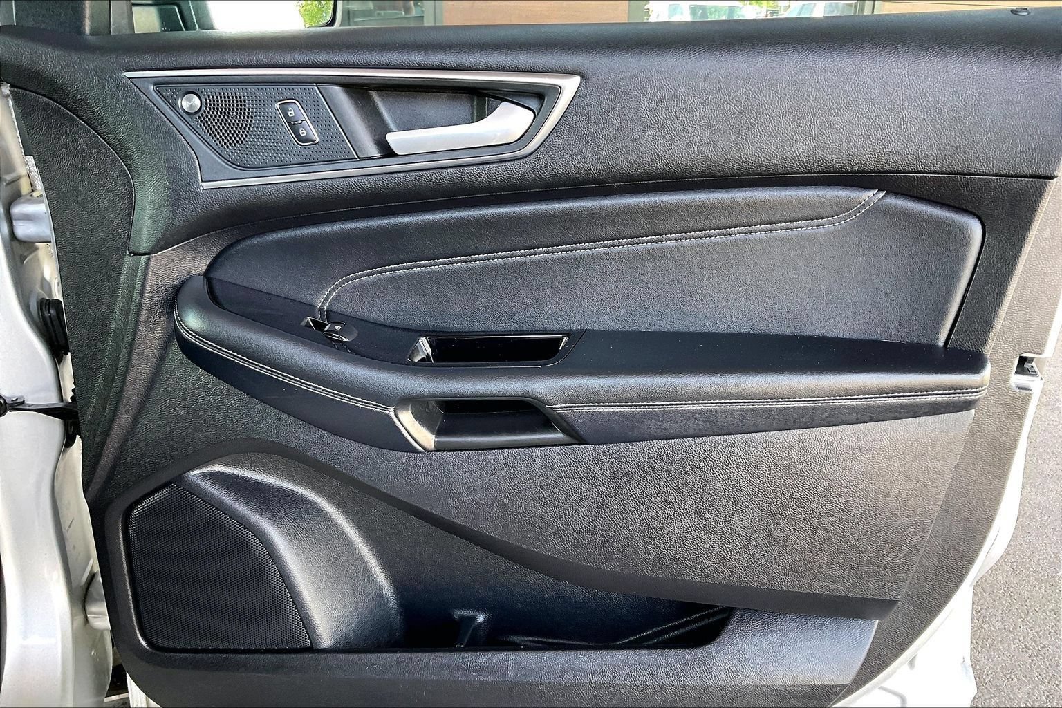Used 2019 Ford Edge Titanium AWD/4WD image 23