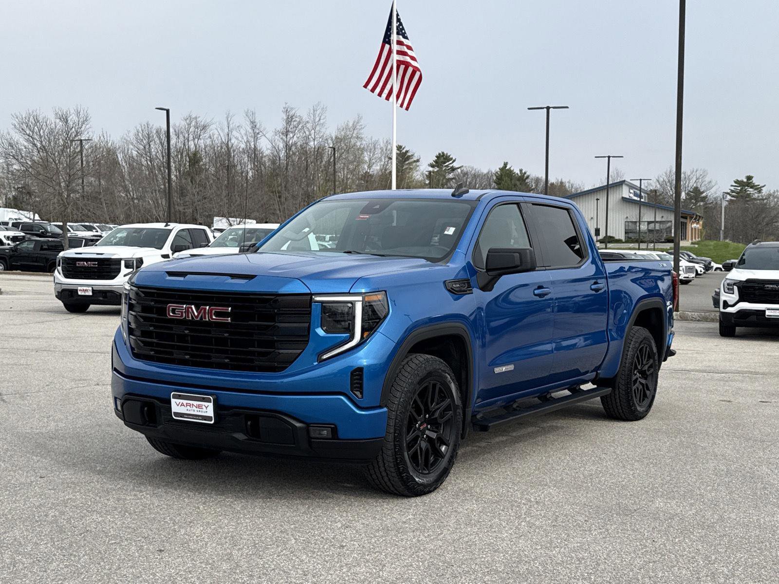 Used 2023 GMC Sierra 1500 Elevation w/ X31 Off-Road Package AWD/4WD image 1