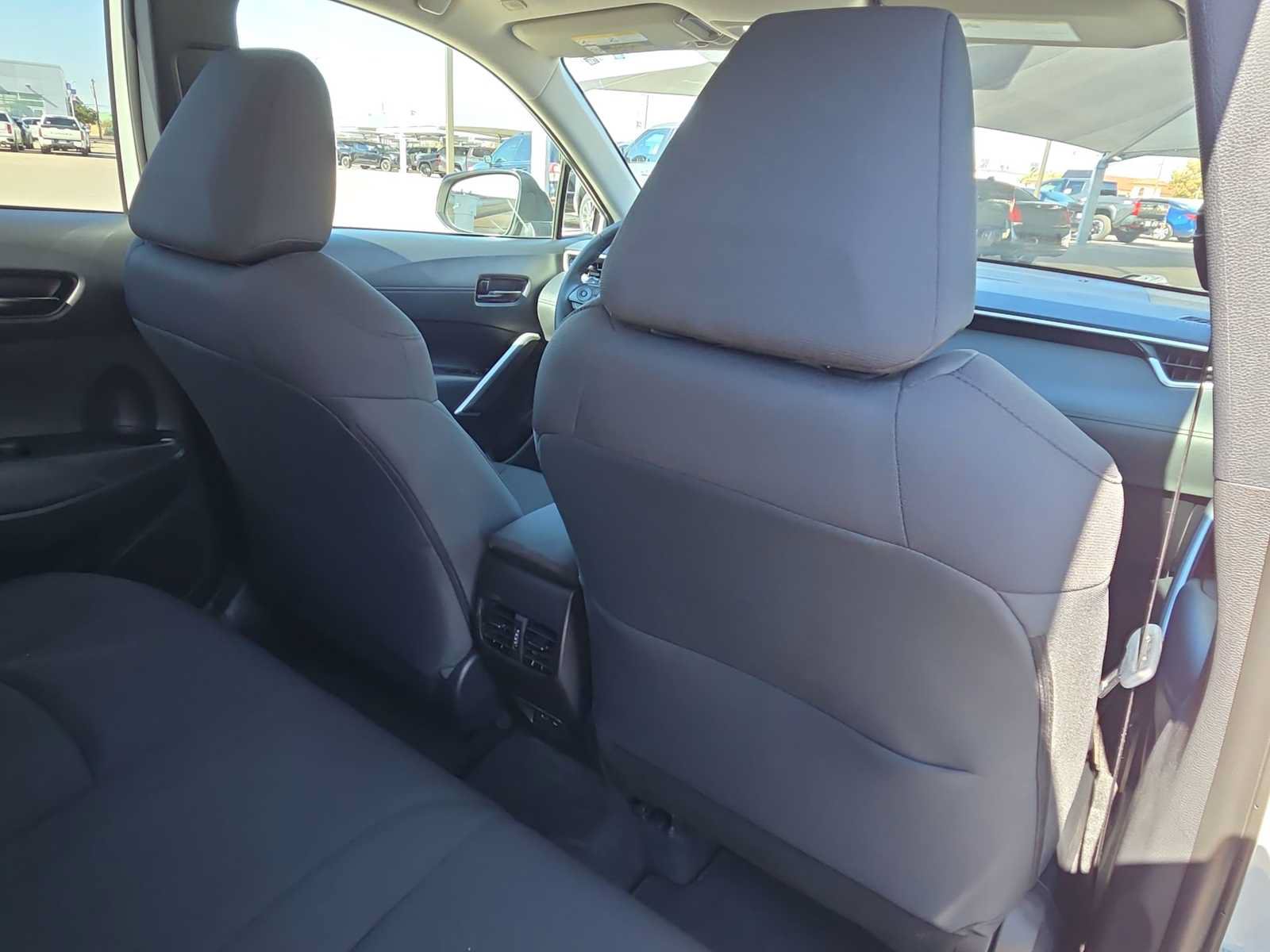 Certified 2025 Toyota Corolla Cross LE w/ Moonroof Package FWD image 16