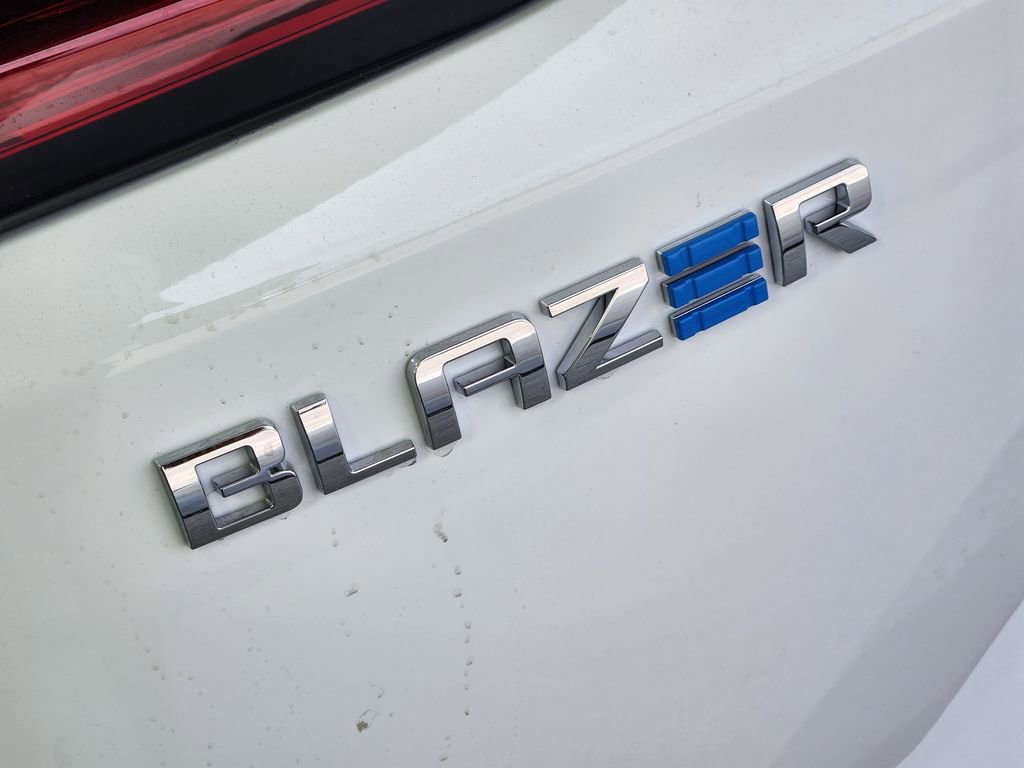 New 2026 Chevrolet Blazer EV LT image 12