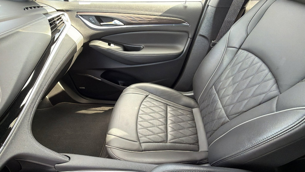 Used 2023 Buick Enclave Avenir w/ Avenir Technology Package image 12