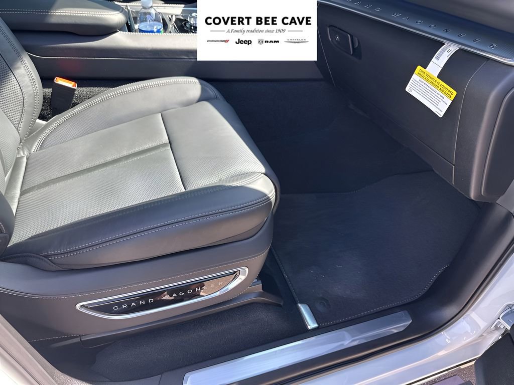 New 2026 Jeep Grand Wagoneer Summit image 19