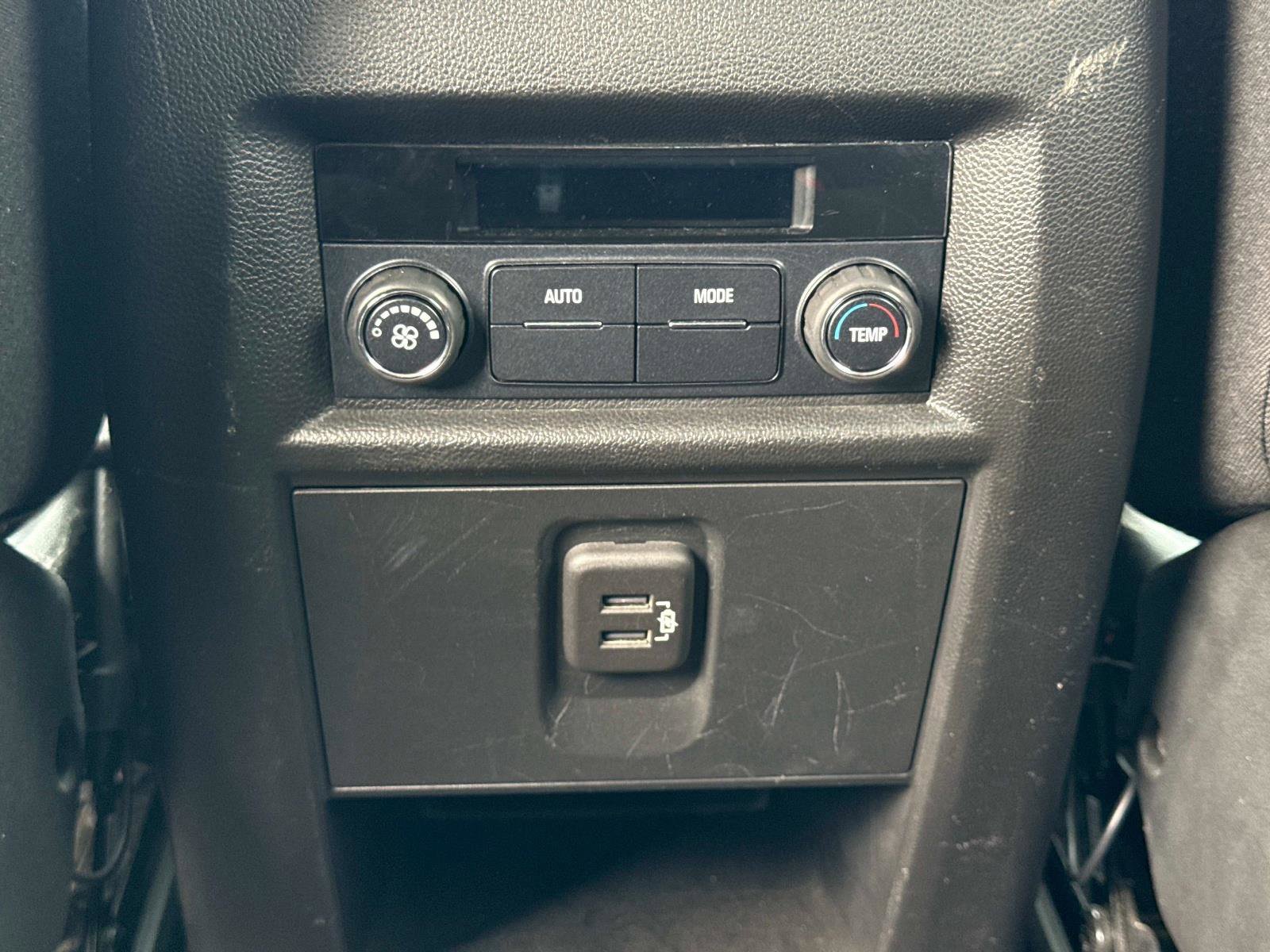 Used 2020 Chevrolet Traverse LT image 20