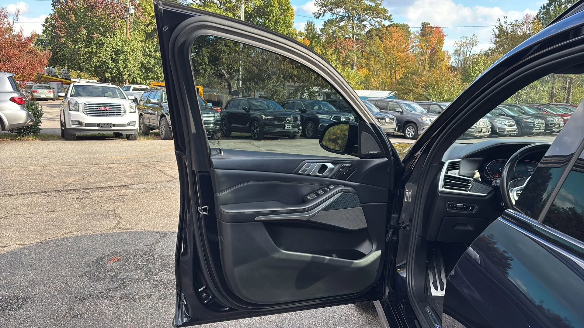 Used 2020 BMW X7 xDrive40i w/ M Sport Package image 9