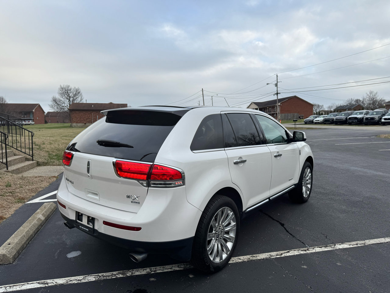 Used 2011 Lincoln MKX AWD w/ 102A Rapid Spec Order Code image 8