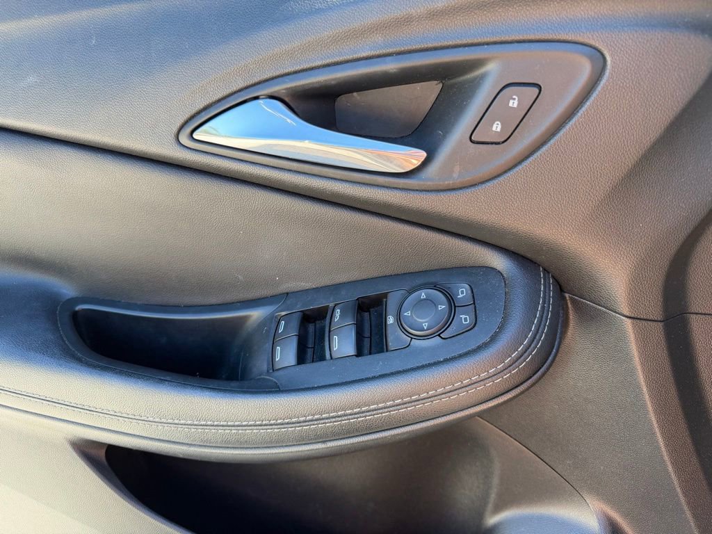 Used 2021 Buick Encore GX Select FWD image 30