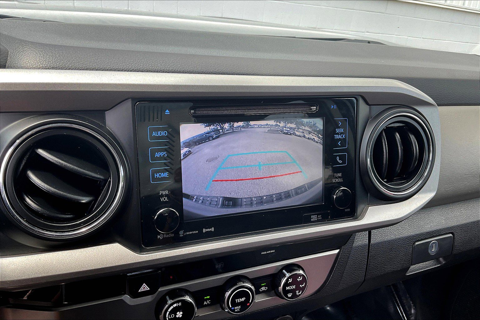 Used 2018 Toyota Tacoma SR5 RWD image 21