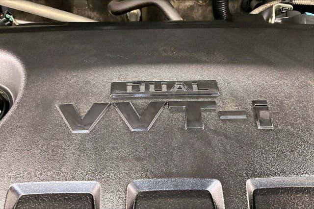 Used 2017 Toyota Corolla L w/ Carpet Mat Package (TMS) image 33