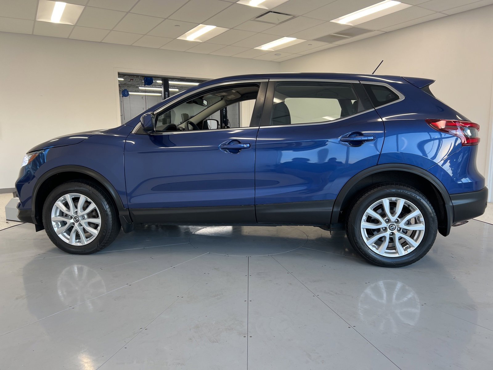Used 2022 Nissan Rogue Sport S image 54