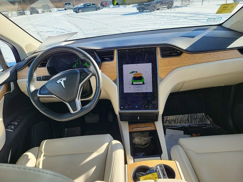 Used 2018 Tesla Model X 75D image 5