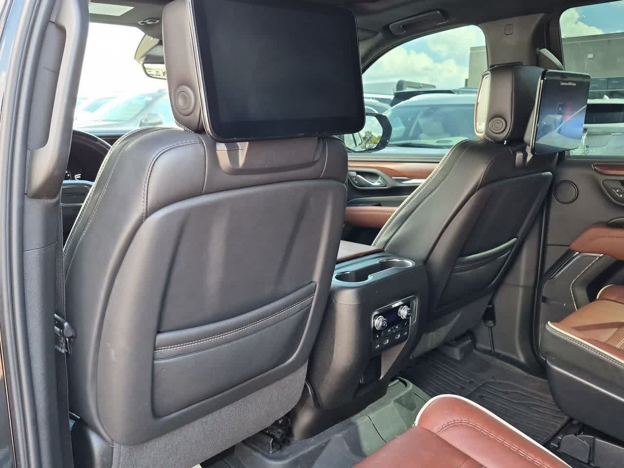 Used 2023 GMC Yukon XL Denali Ultimate AWD/4WD image 18