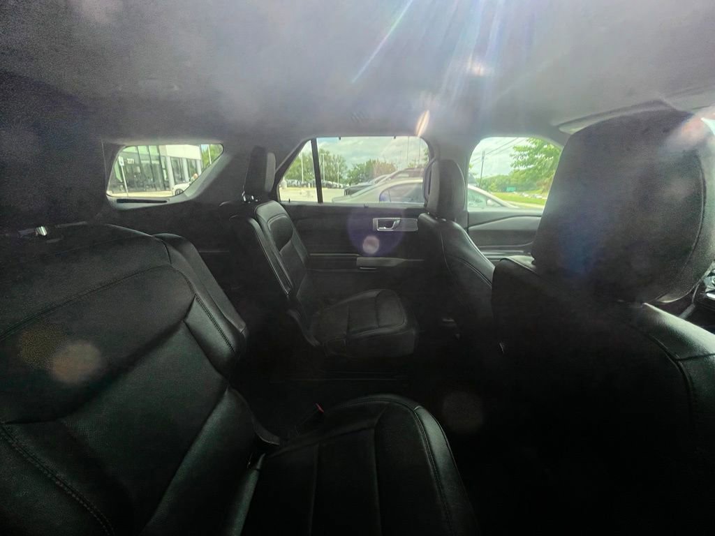 Used 2024 Ford Explorer Limited AWD/4WD image 7