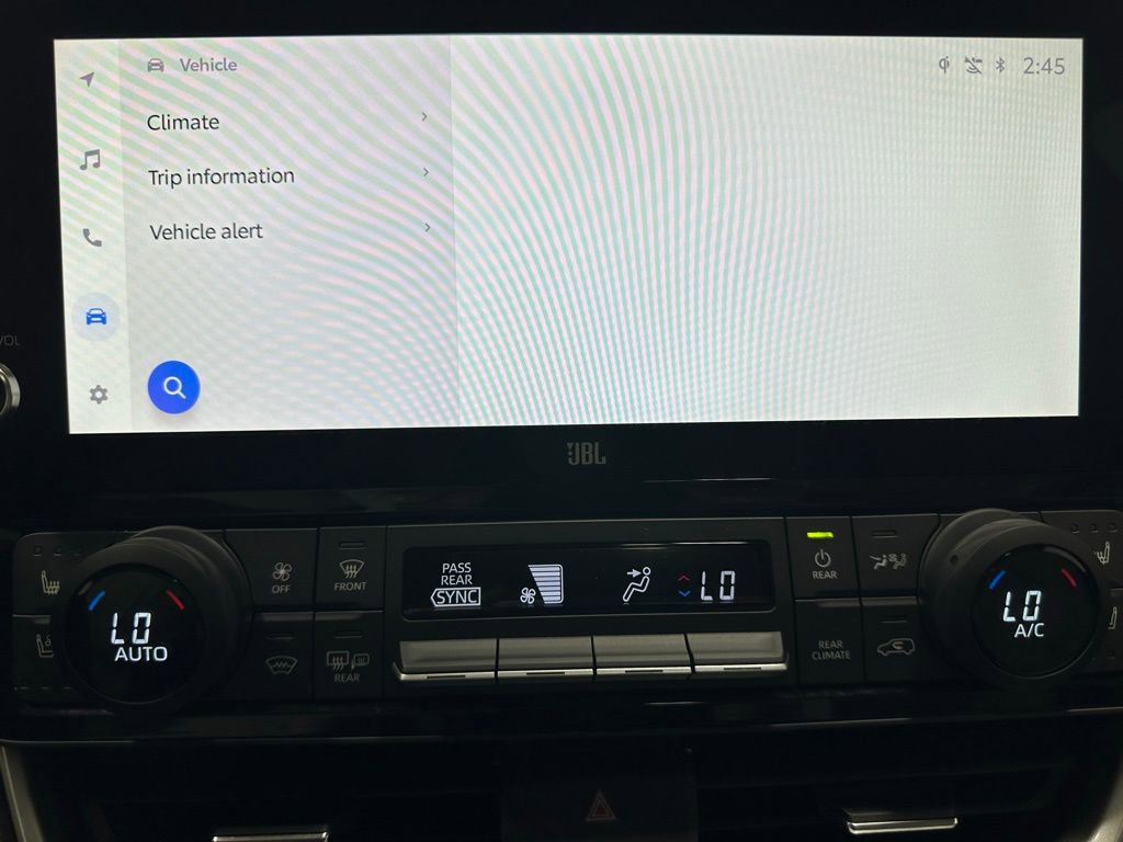 Used 2025 Toyota Grand Highlander AWD image 30