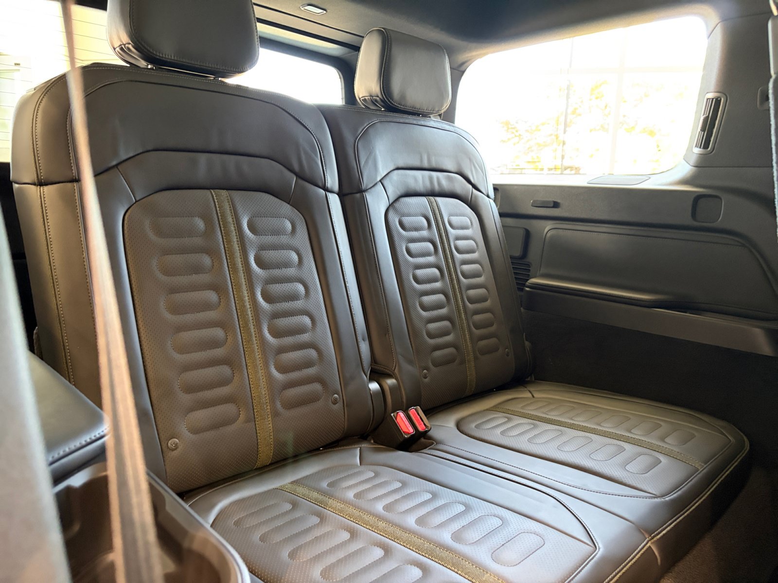 Used 2026 Rivian R1S Adventure Tri AWD/4WD image 27