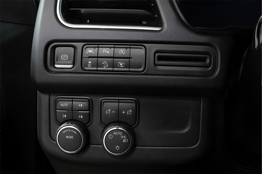 Used 2024 Chevrolet Tahoe Z71 w/ Luxury Package image 18