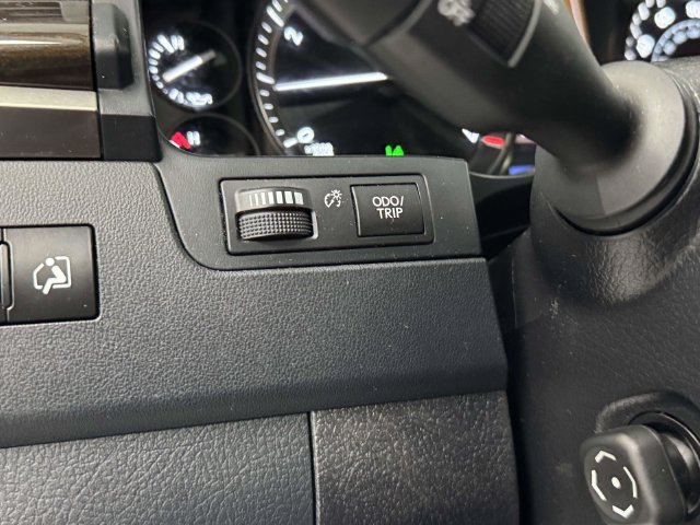 Used 2019 Lexus LX 570 4WD w/ Luxury Package image 39