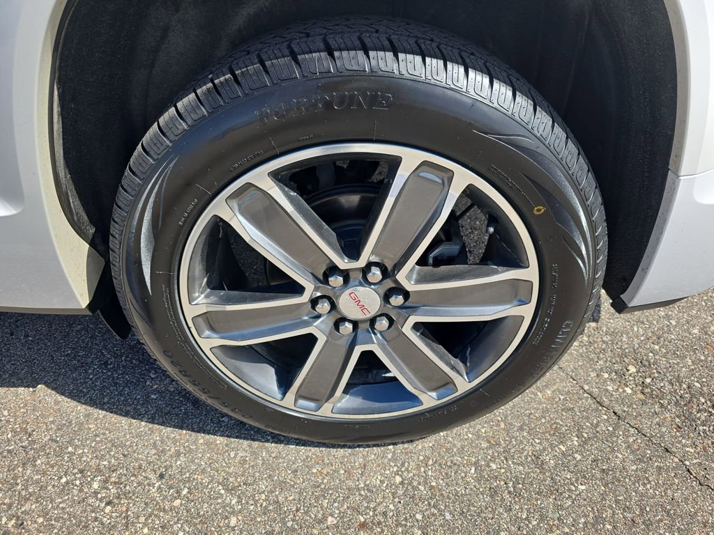 Used 2017 GMC Acadia Denali w/ Technology Package AWD/4WD image 37