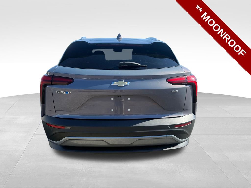 Used 2024 Chevrolet Blazer EV LT AWD/4WD image 4