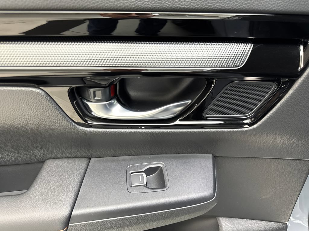 Used 2025 Honda CR-V Sport Touring image 38