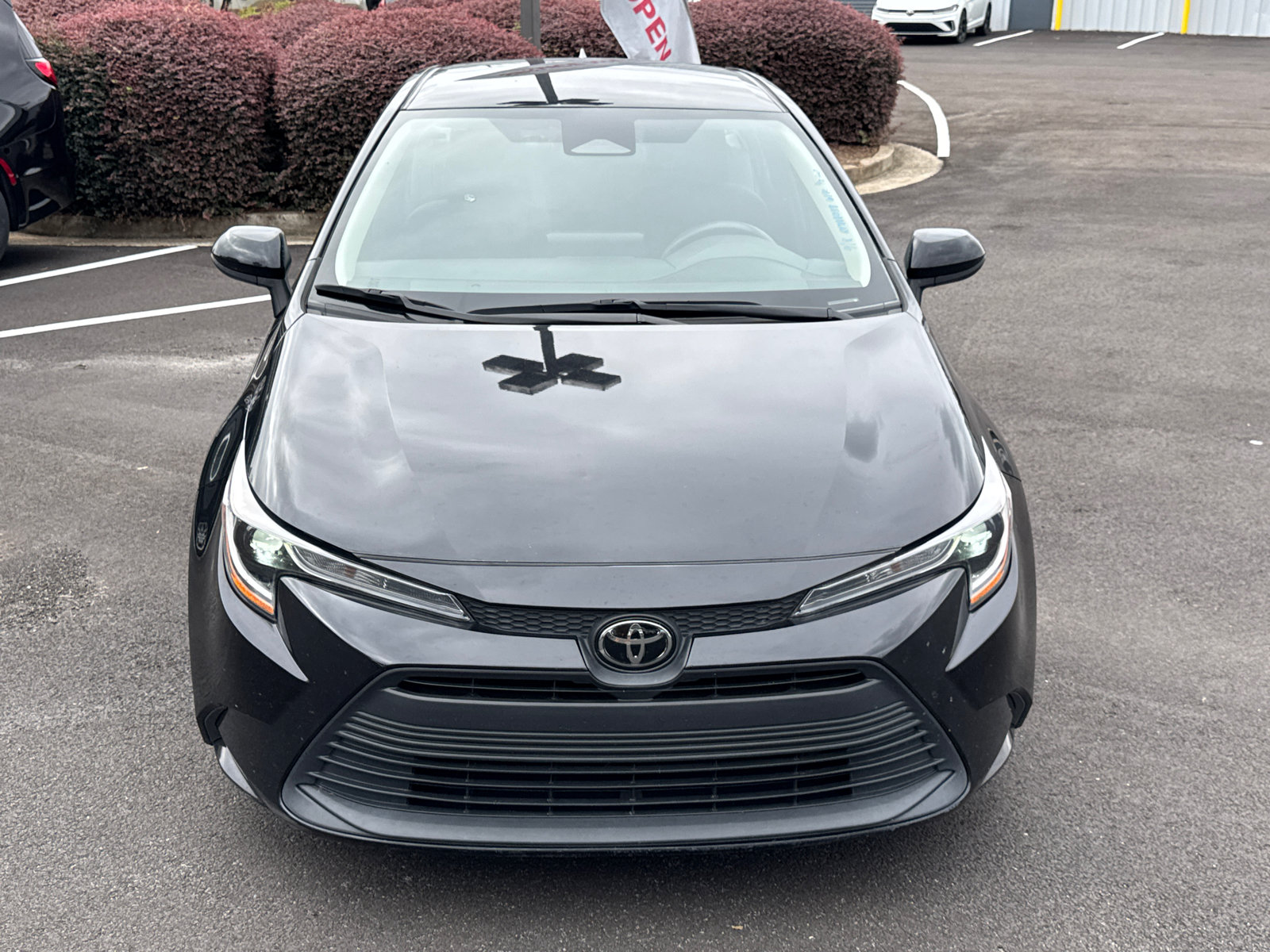 Used 2024 Toyota Corolla LE FWD image 2